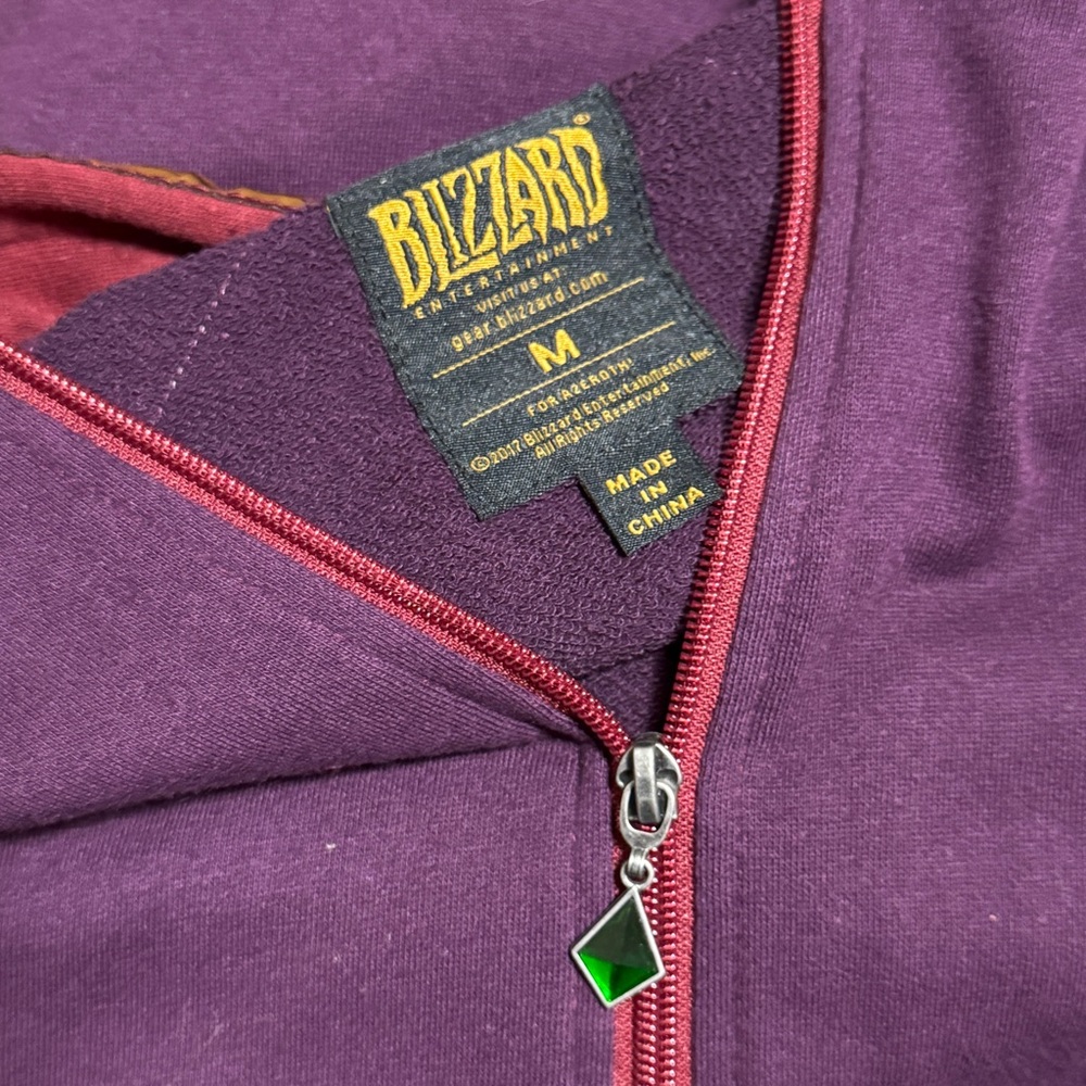 RARE Blizzard World of Warcraft Sylvanas zip Hoodie Purple Hoodie gold accents - Picture 2 of 3